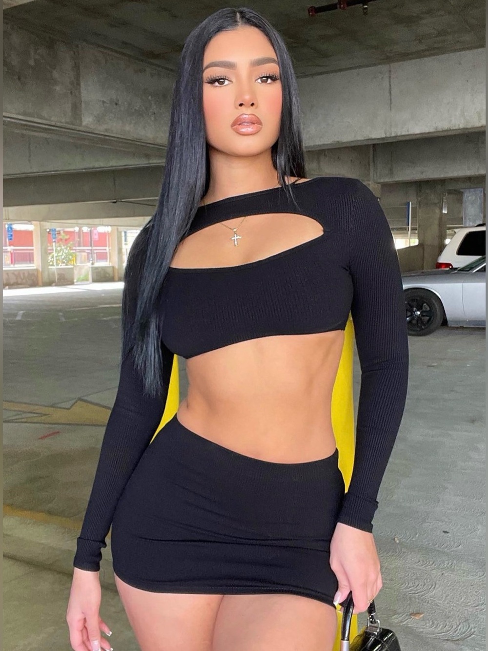 Snatched crop top in black